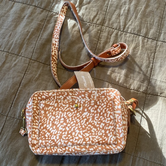 NEW Madewell The Transport Camera Bag Animal Spot Calf Hair Toffee - Picture 5 of 6